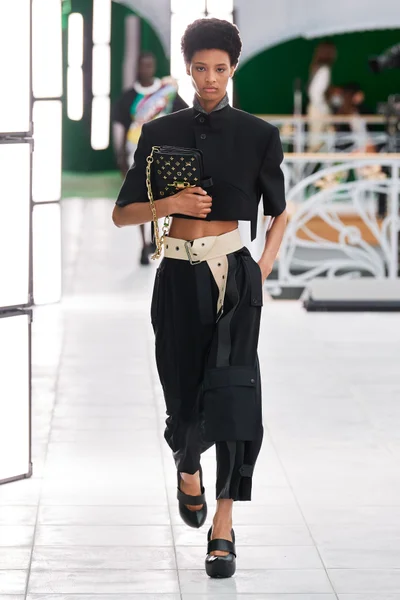 Look 32